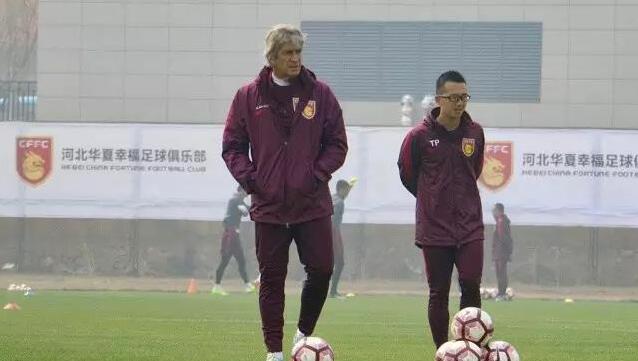 第16分钟，加西亚左侧观察后起传中，中路包抄的何塞卢头球攻门可惜击中横梁弹出。